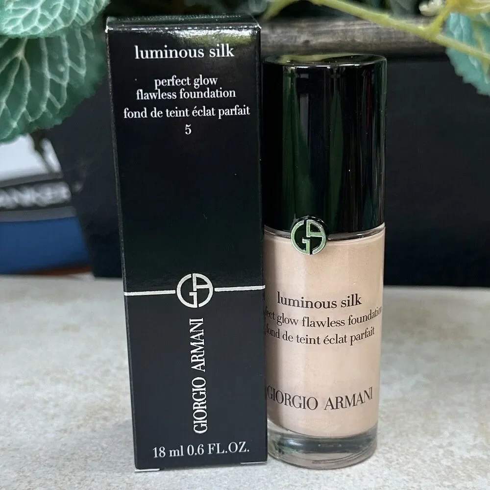 Giorgio Armani Luminous Silk Foundation ORIGINAL Formula  Shade 5 18mL NIB